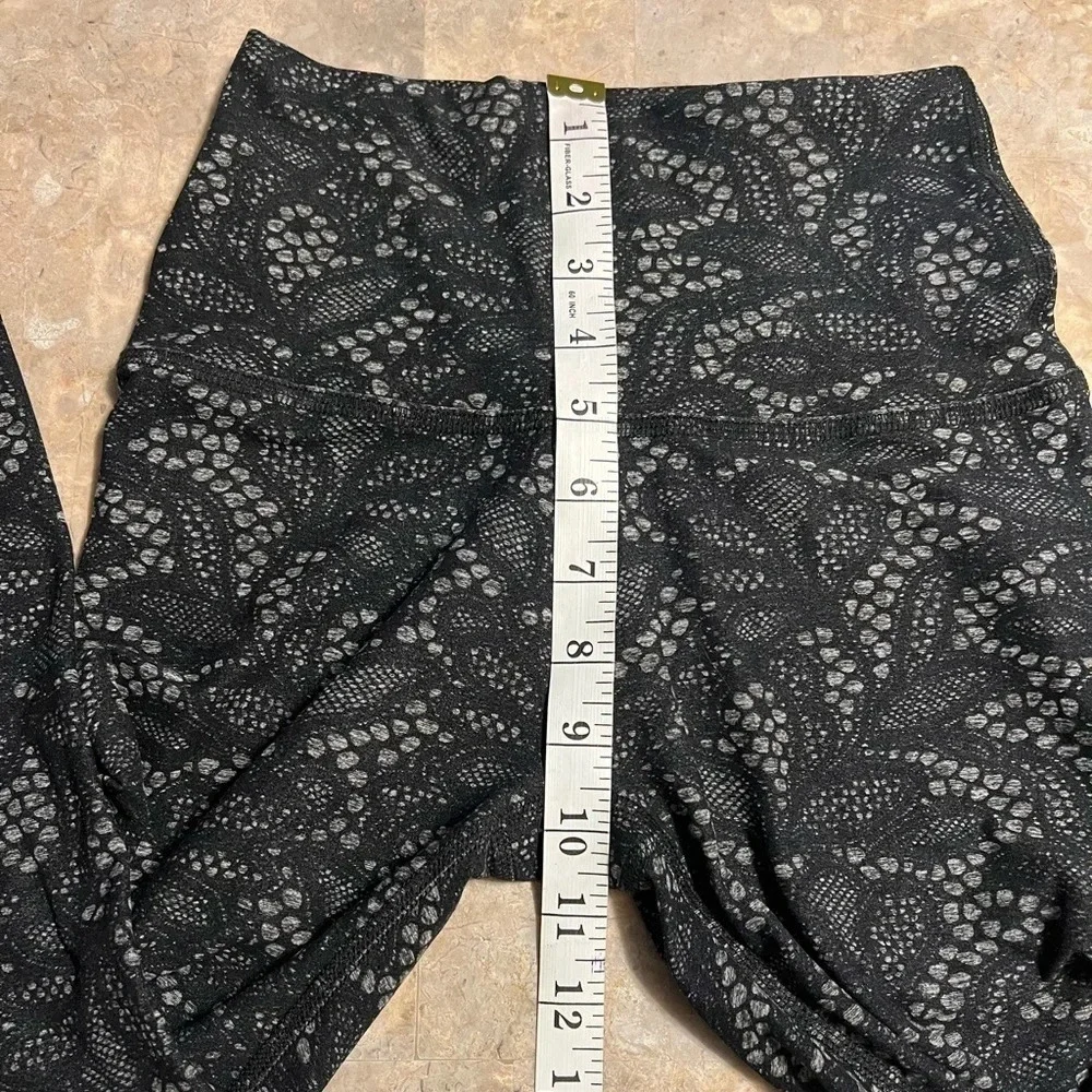 beyond Yoga Women's Cropped Leggings Size XS - Picture 8 of 8